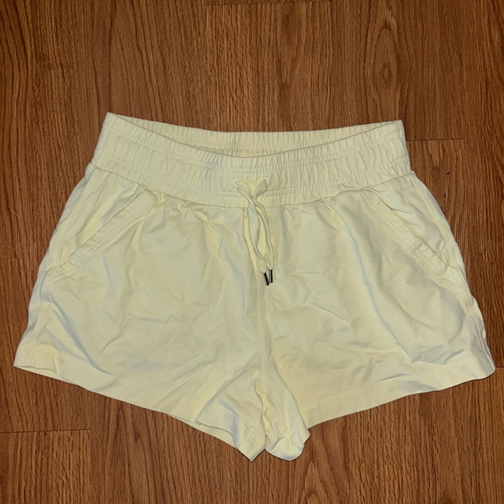 Calia Shorts Pale Yellow
